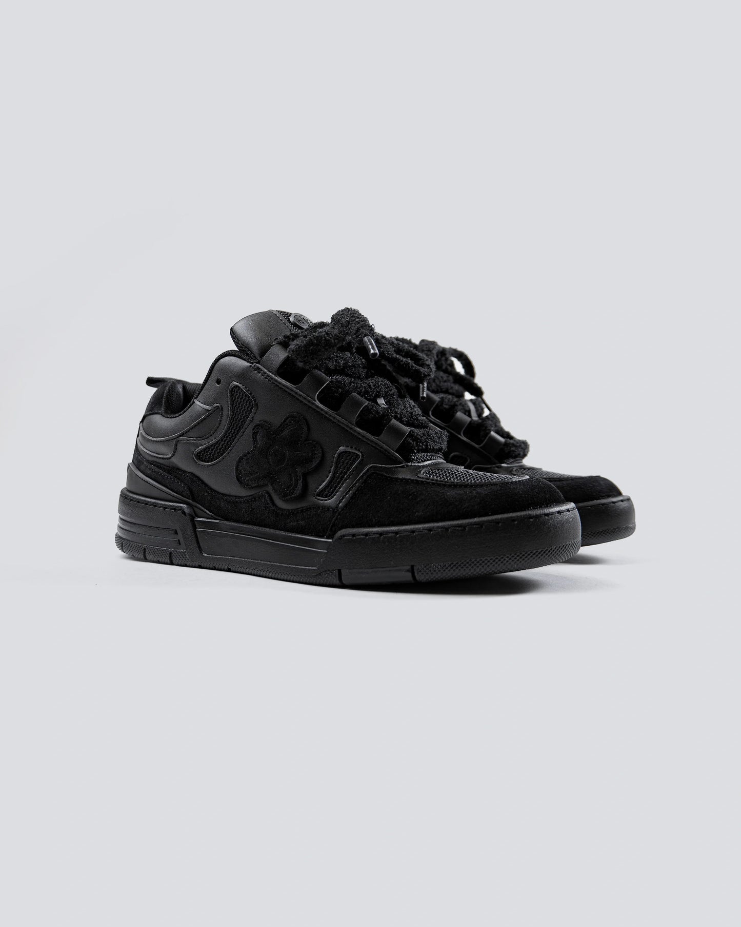 Veuve Noire Sneakers